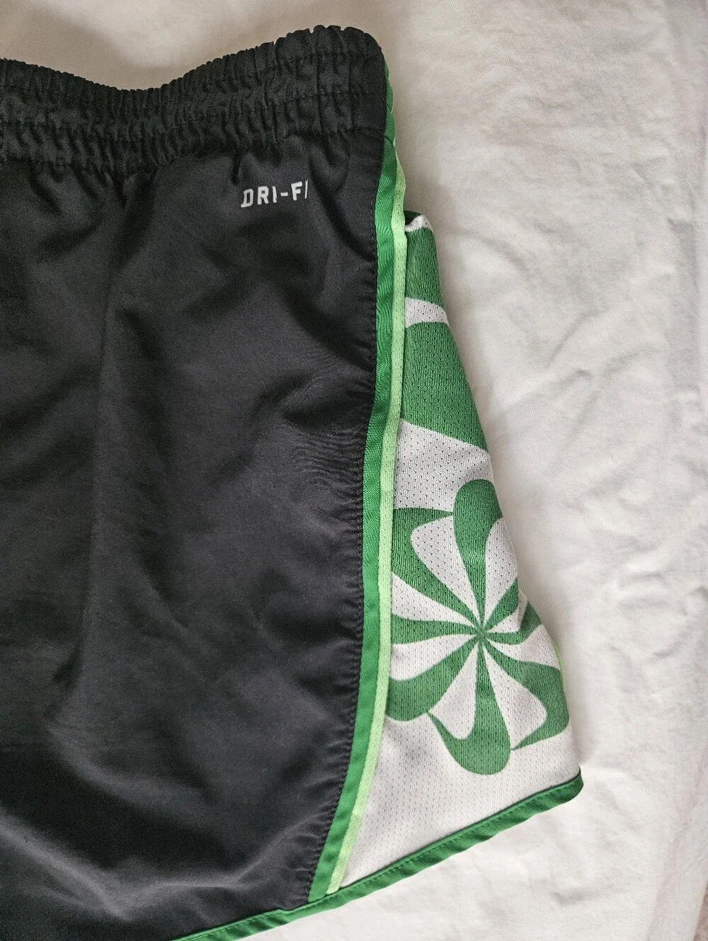 NIKE Dri-FIT Tempo Black Green Athletic Running Shorts | SZ S